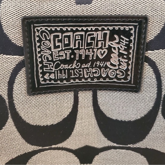 Coach Daisy Signature Tote Authentic - Picture 4 of 9